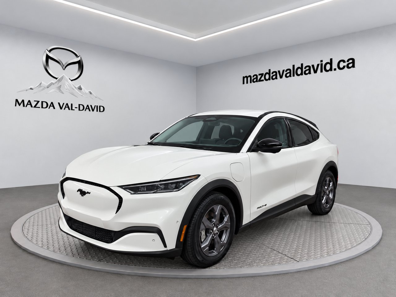 Ford Mustang Mach-E Sélect 2023 Blanc Val-David - photo #0