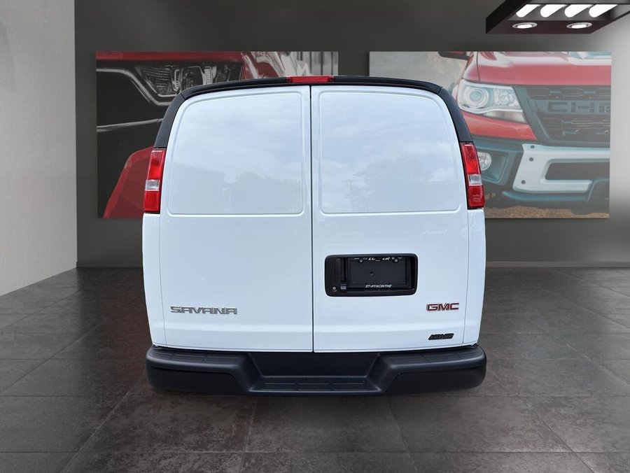 GMC Fourgonnette Savana utilitaire Traction arrière 2500 135 po 2026 BLANC SOMMET