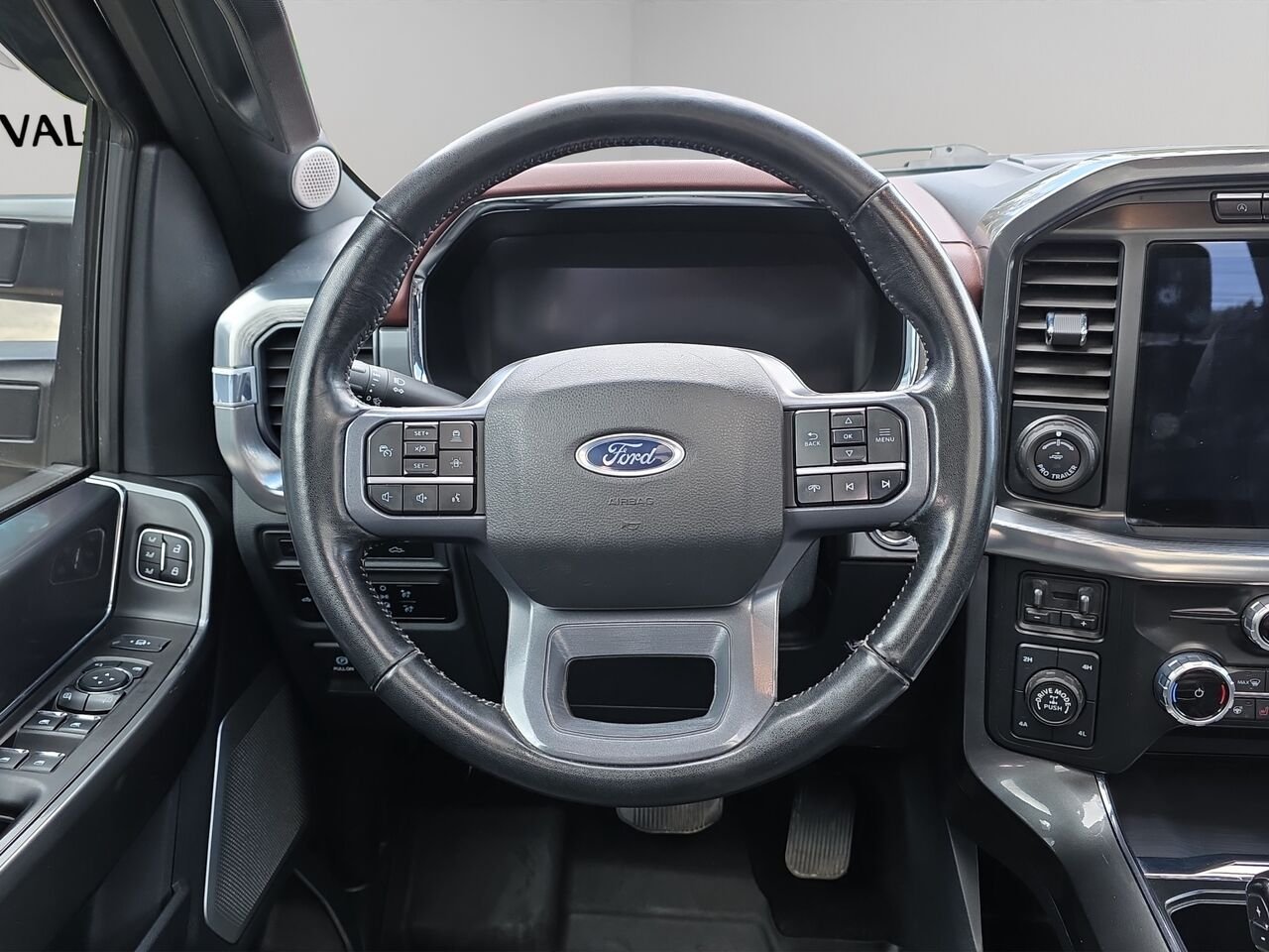 Ford F-150 LARIAT cabine SuperCrew 4RM caisse de 5,5 pi 2023 Noir Val-David - photo #9