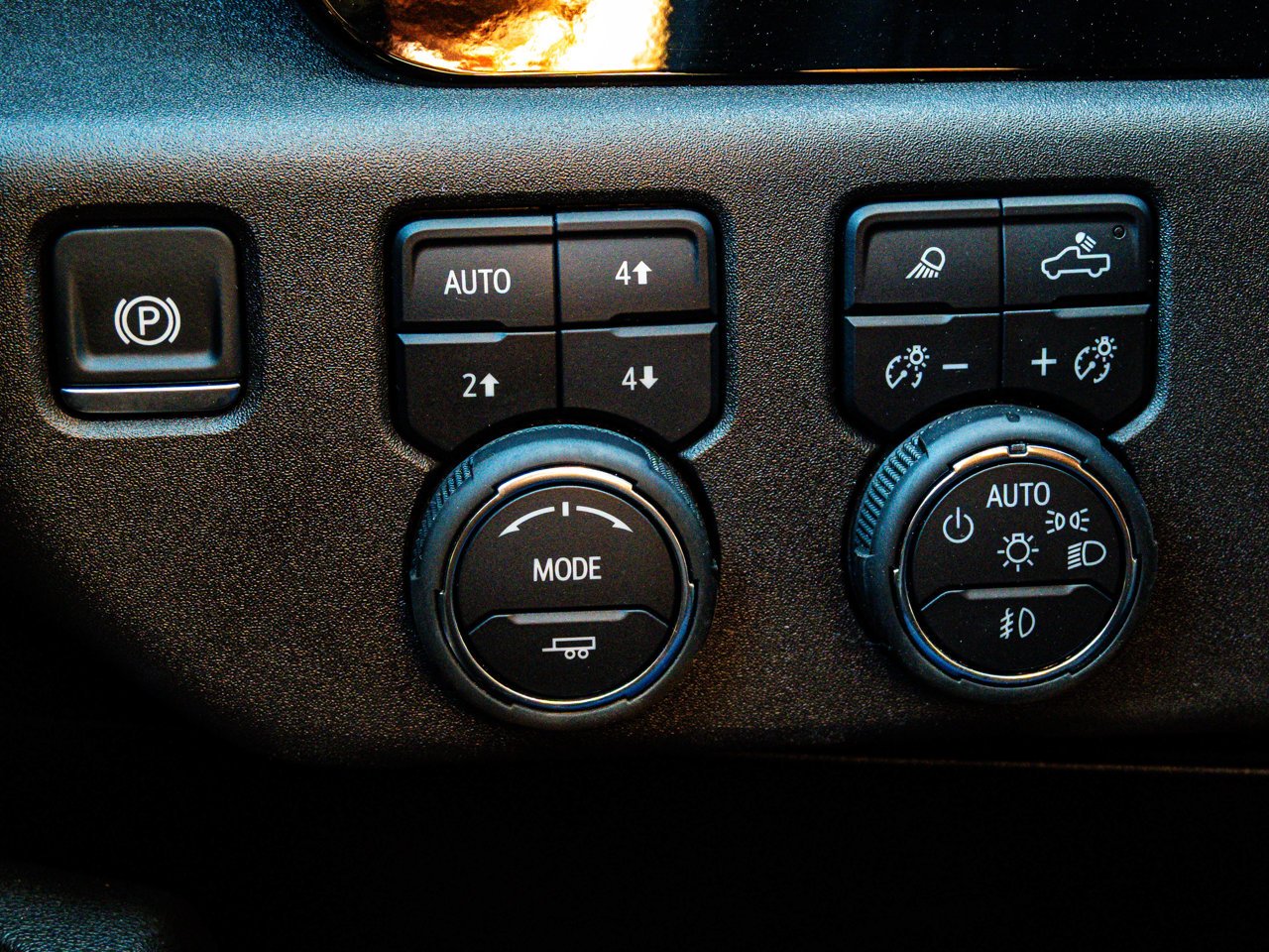 2025 Chevrolet Silverado 1500 4WD Crew Cab 147 RST White Sherwood Park - photo #20