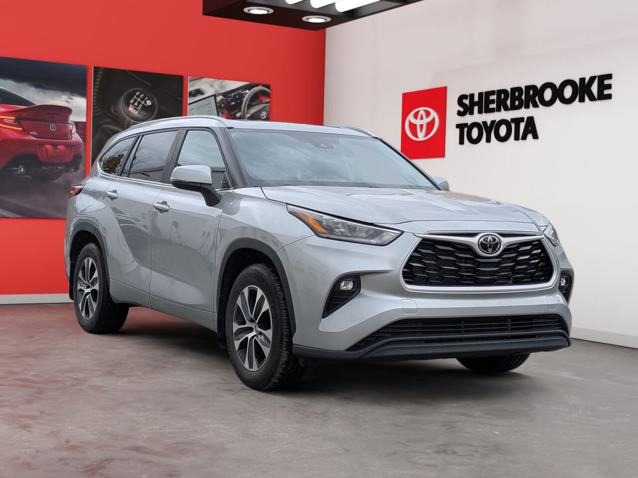 2023 Toyota Highlander 5TDKDRBH8PS027958 Silver Sherbrooke - photo #1
