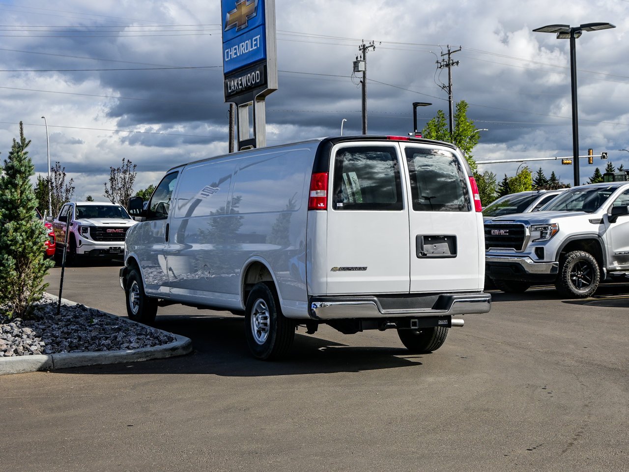 2025 Chevrolet Express Cargo Van RWD 2500 155 White Sherwood Park - photo #10