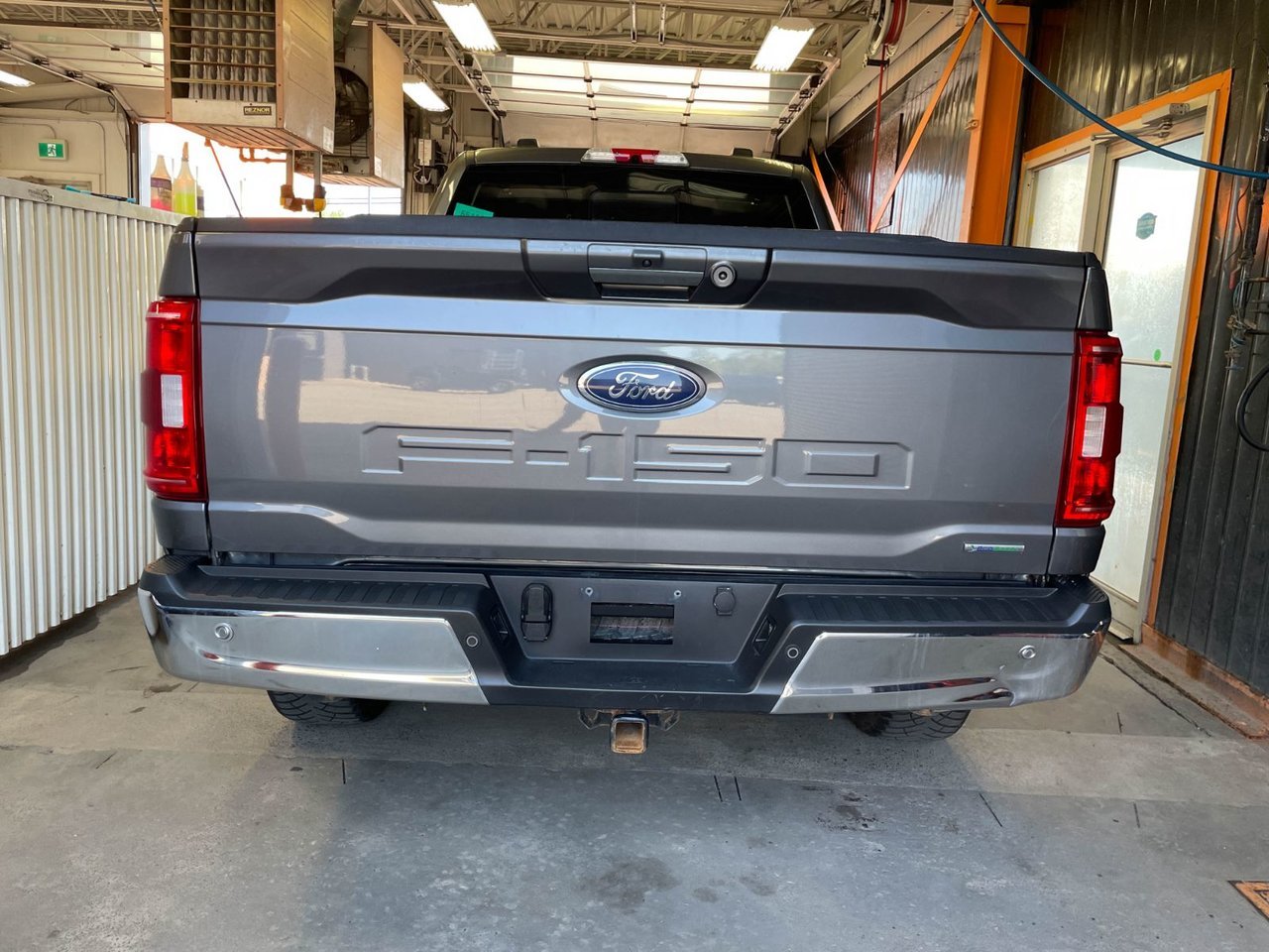 Ford F-150 XLT CREW 4X4 302A *TOIT* 3.5L ECOBOOST CAM 360 B&O 2022 Gris Saint-Jérôme - photo #7