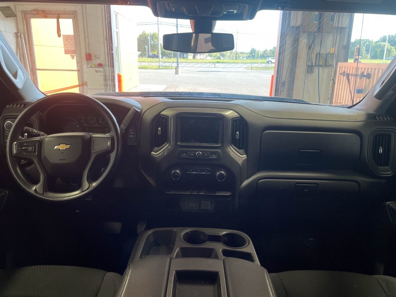 Chevrolet Silverado 1500 CUSTOM CREW 4X4 V8 *GR VALEUR* MARCHE PIED CARPLAY 2019 Gris Ombre Saint-Jérôme - photo #9