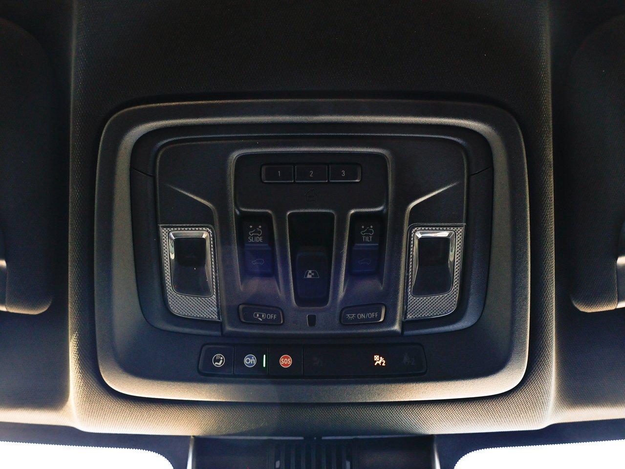 2025 GMC Sierra 1500 4WD Crew Cab 147 AT4 White Sherwood Park - photo #26