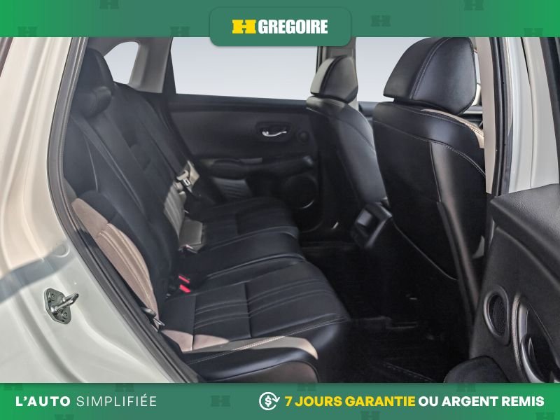 2024 Honda HR-V White Blainville - photo #23