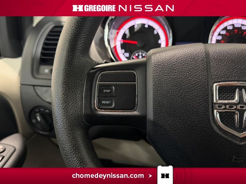 2017 Dodge GR Caravan Grey Laval - photo #16