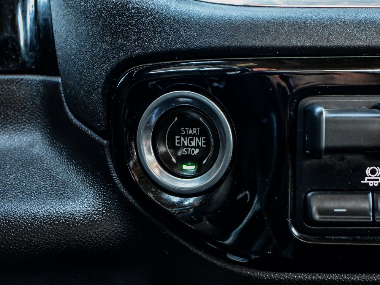 2023 GMC Sierra 1500 4WD Crew Cab 147 Elevation Black Sherwood Park - photo #23
