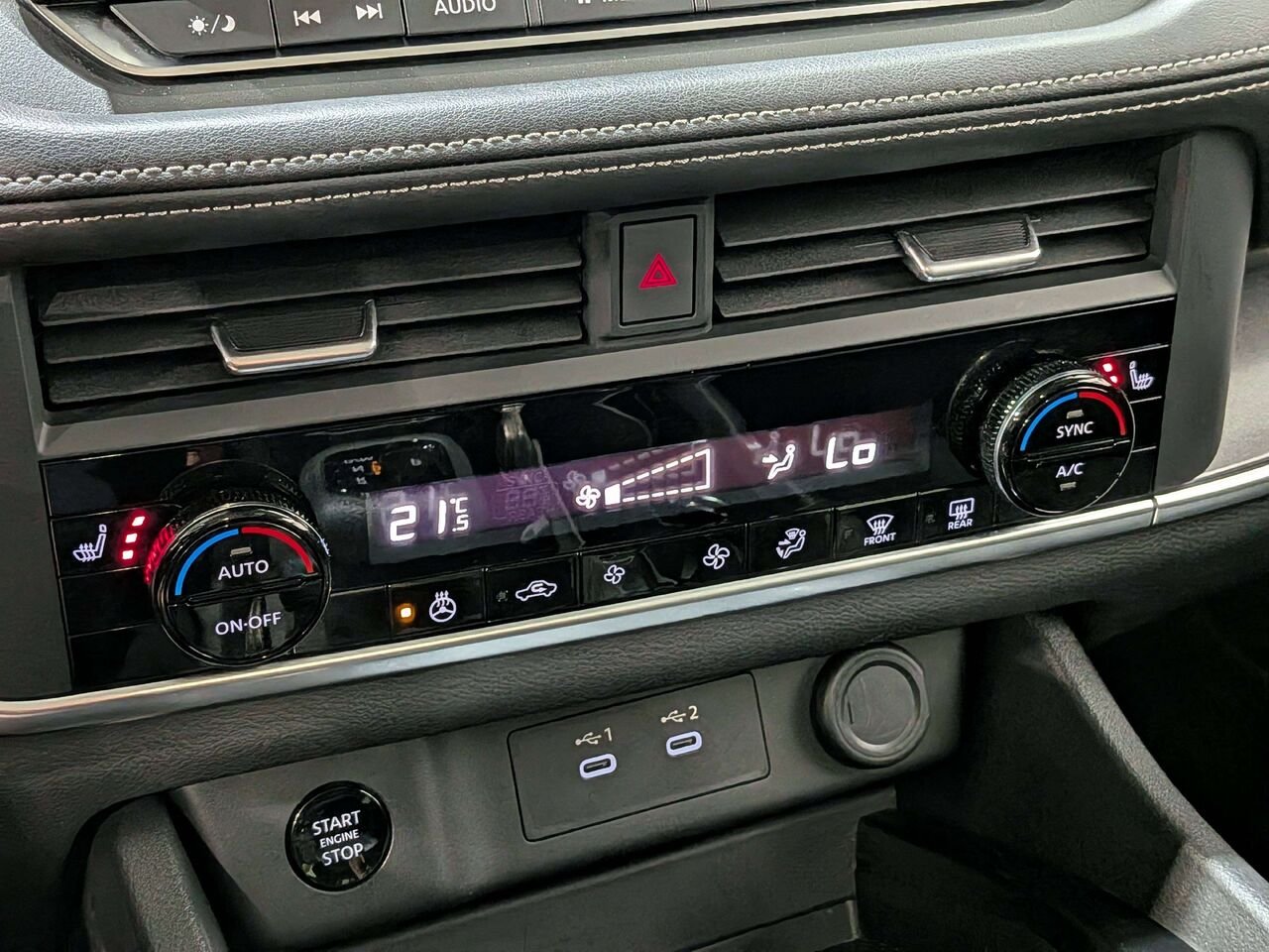 2024 Nissan Rogue AWD SV Moonroof Grey Val-David - photo #26