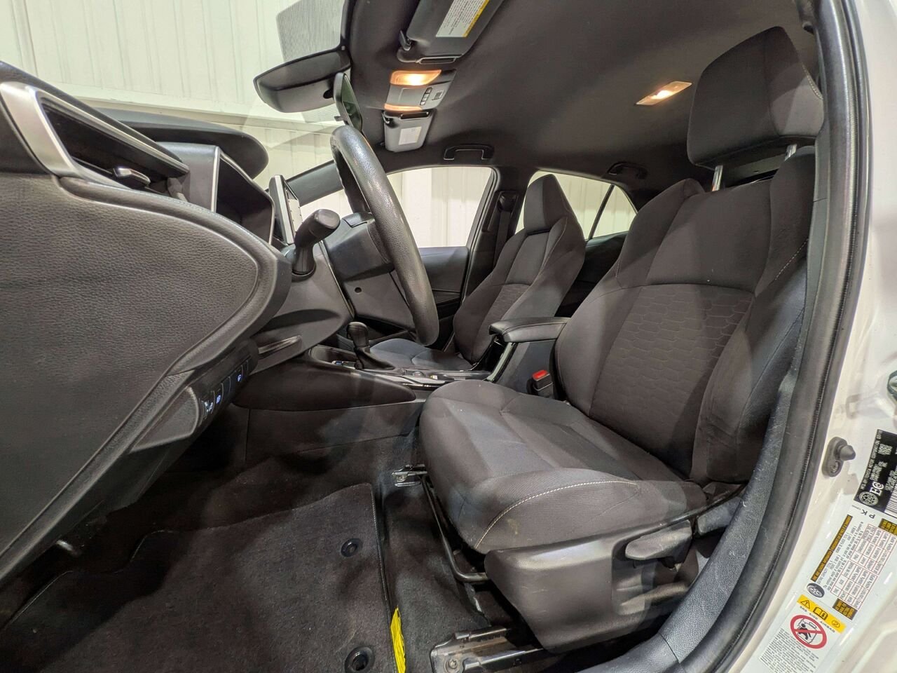 Toyota Corolla à hayon Manual 2019 Blanc Val-David - photo #1