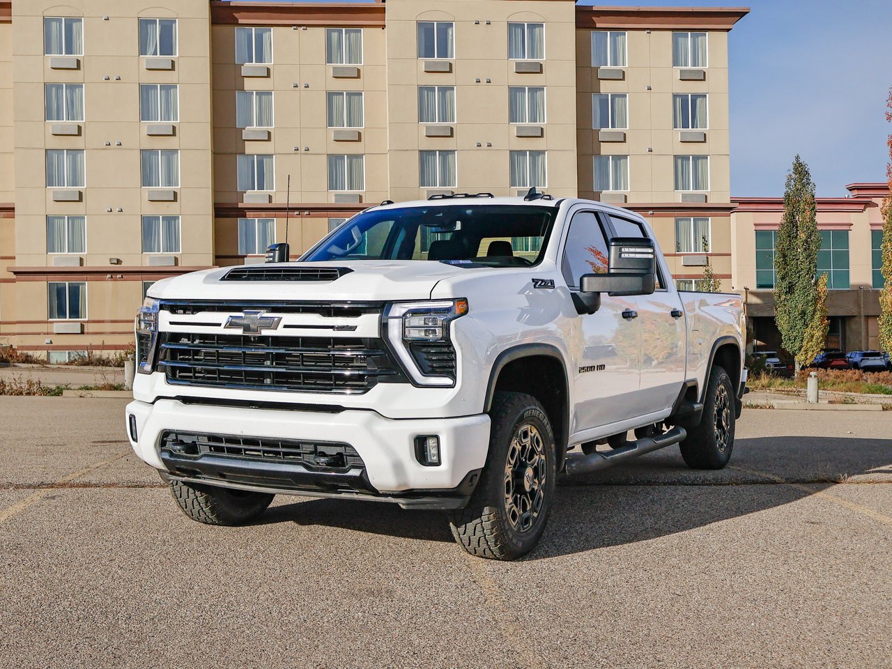 2024 Chevrolet Silverado 2500HD 4WD Crew Cab 159 LT White Sherwood Park - photo #3