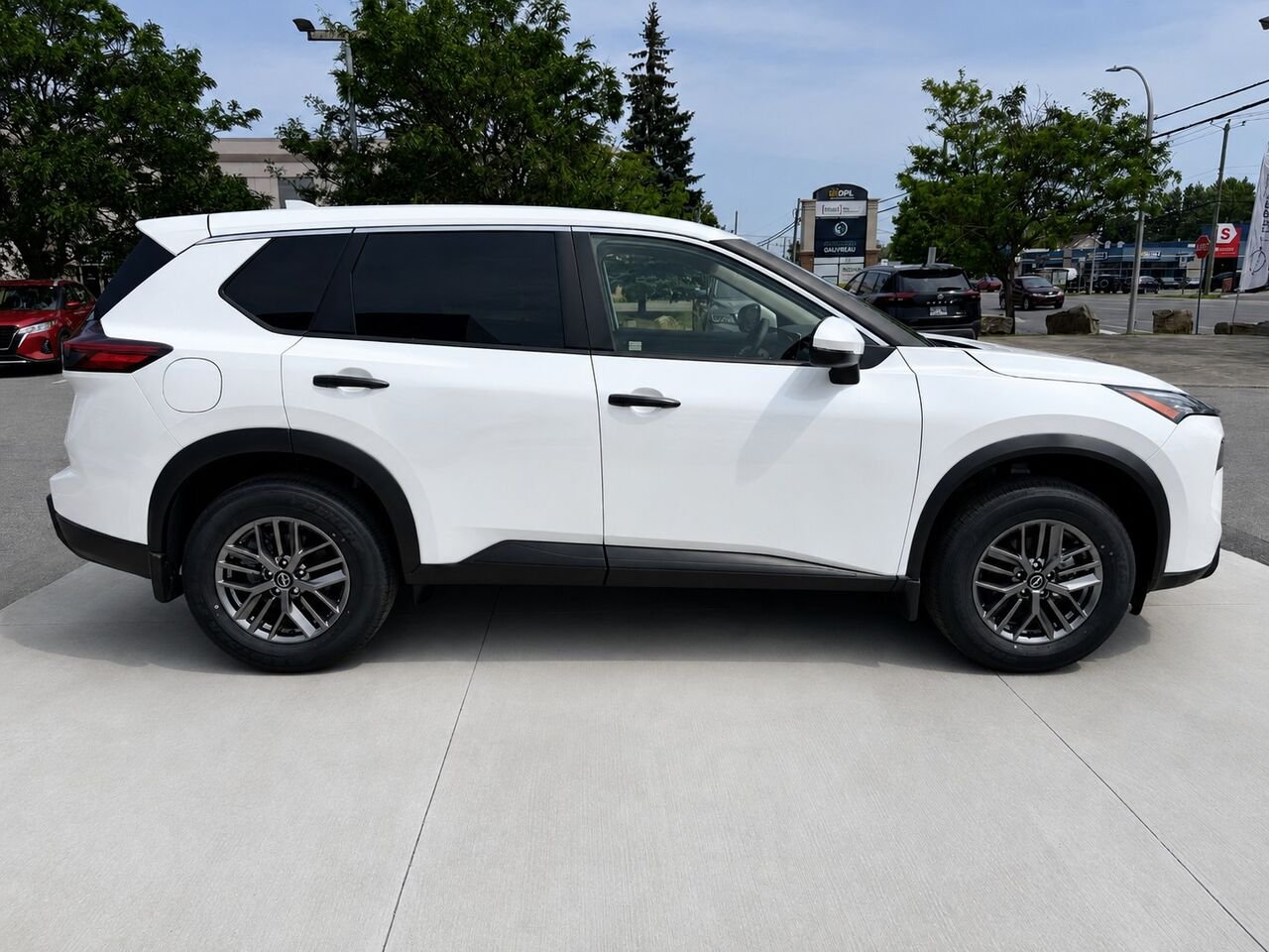 NISSAN Rogue ROGUE S 2026 Blanc Everest nacré triple couche Châteauguay - photo #7