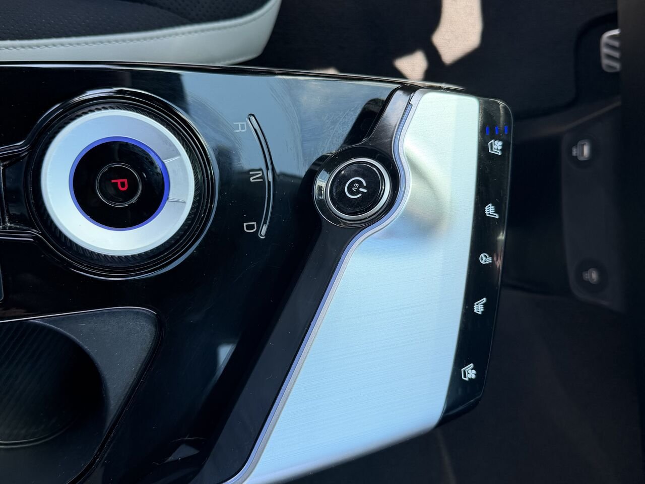 2024 KIA EV6 GT LINE Land TI avec ensemble GT-Line 1 Black Gatineau - photo #5