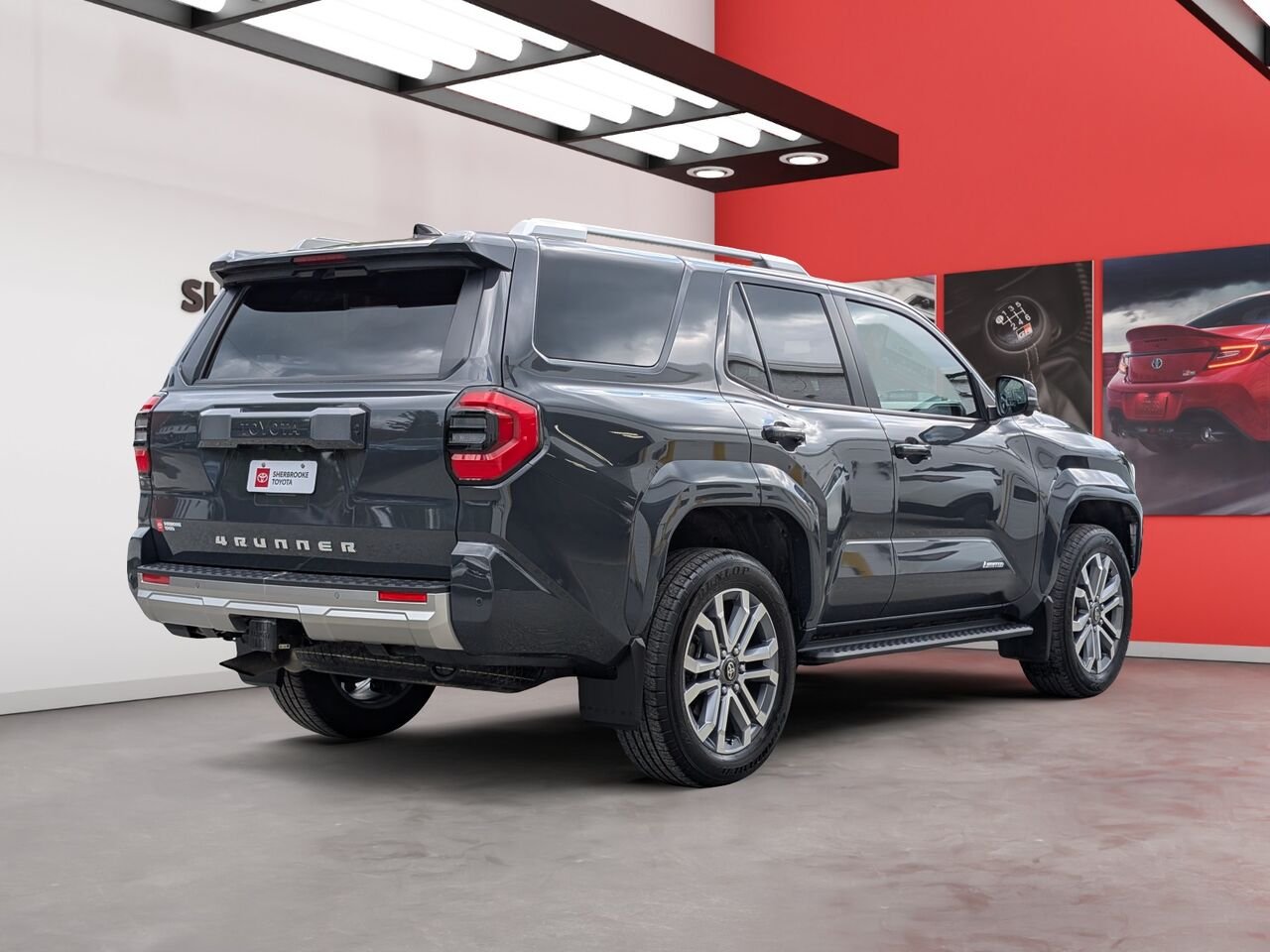 Toyota 4Runner LIMITED/AWD/SIÈGES CHAUFFANTS/TOIT OUVRANT/VOLANT CHAUFFANT/BLUETOOTH/AC BIZONE 2025 Gris Underground Sherbrooke - photo #2