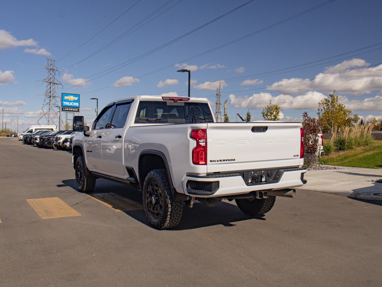 2024 Chevrolet Silverado 3500HD 4WD Crew Cab 159 LTZ White Sherwood Park - photo #7