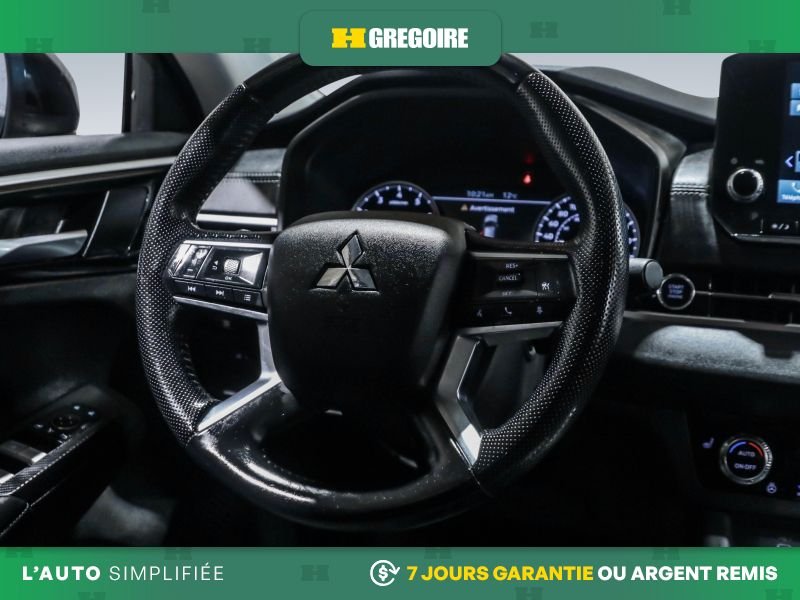 2022 Mitsubishi Outlander Black Laval - photo #18