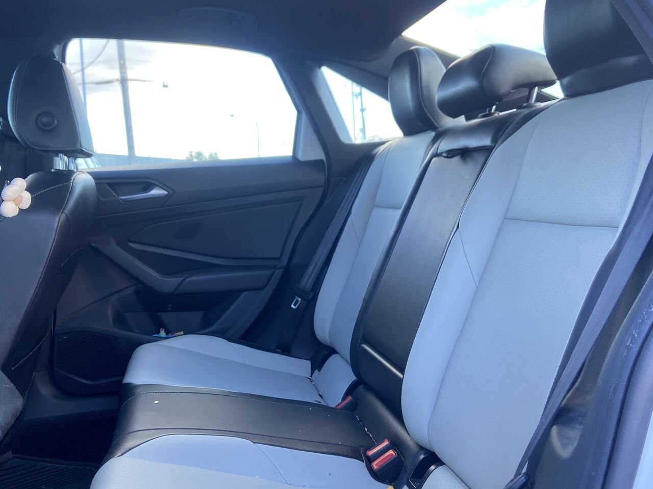 2019 Volkswagen Jetta White Ste-Agathe des Monts - photo #9