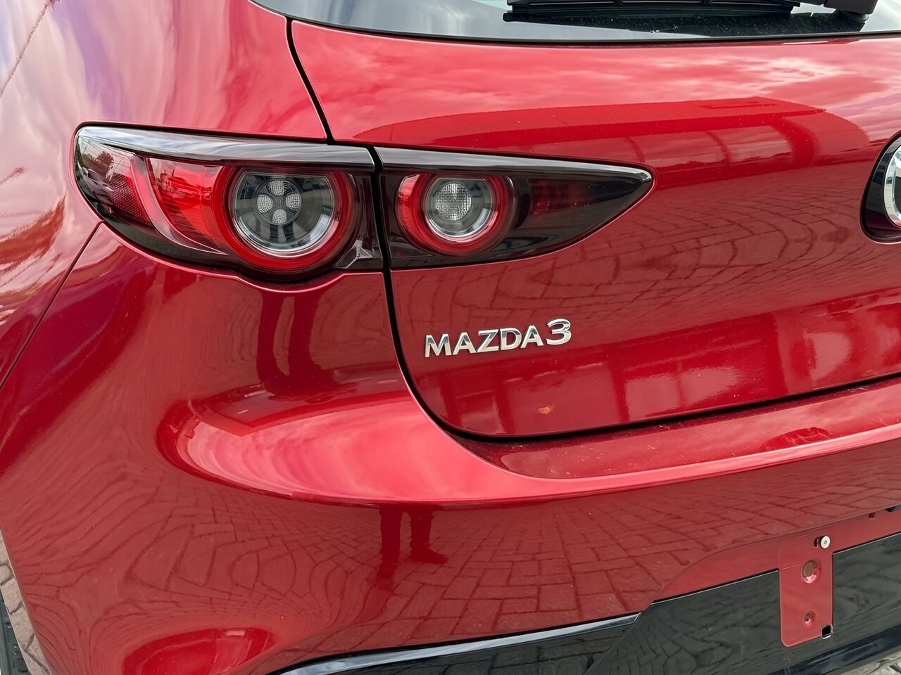 MAZDA Mazda3 Sport 2026 Rouge vibrant cristal métallisé Notre-Dame-des-Prairies - photo #11