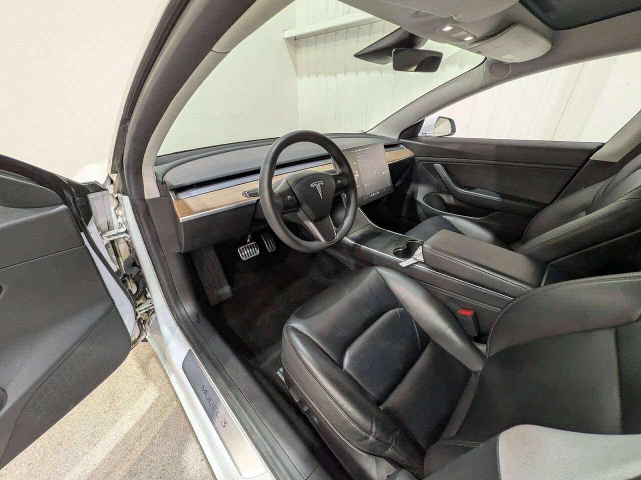 2019 Tesla Model 3 Standard Range Plus RWD White Val-David - photo #9