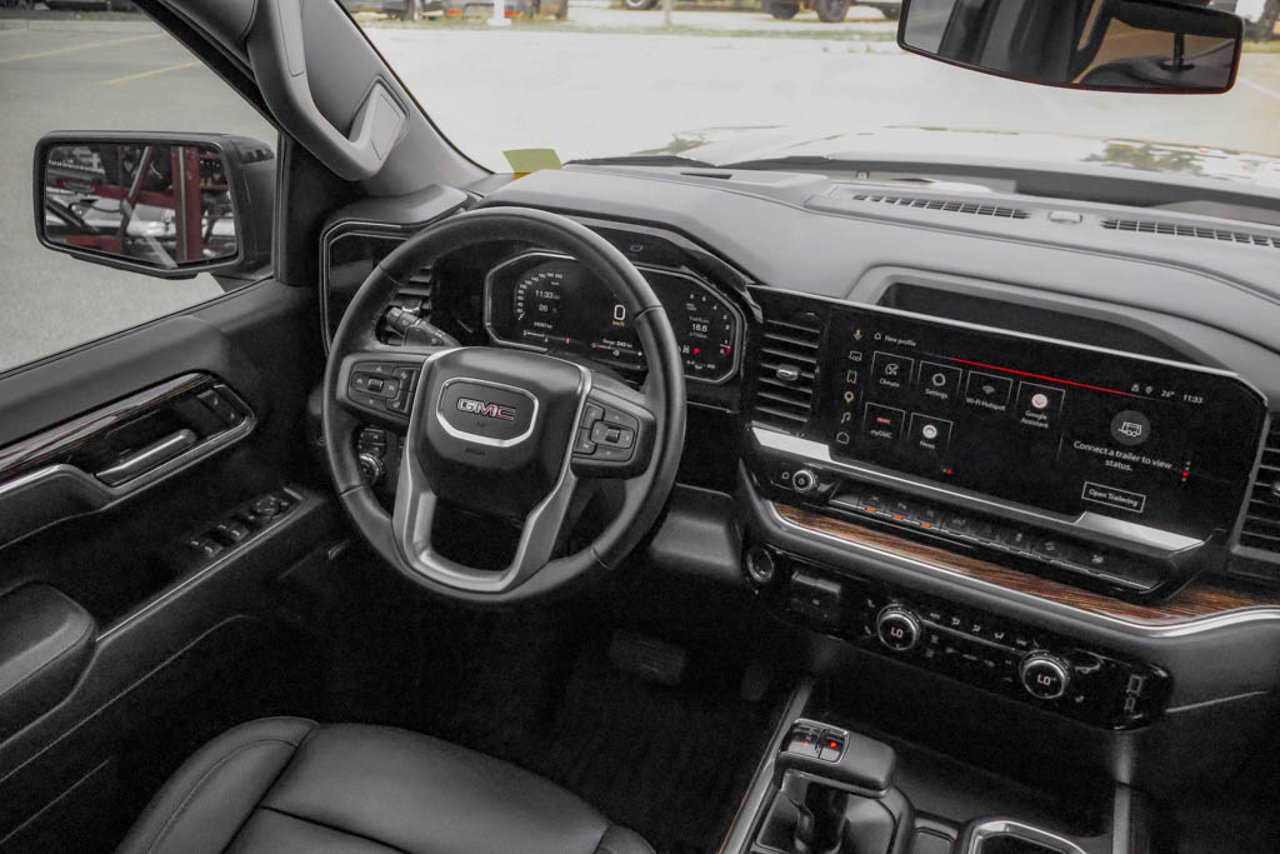 2026 GMC Sierra 1500 4WD Crew Cab 147 Elevation Black Sherwood Park - photo #28