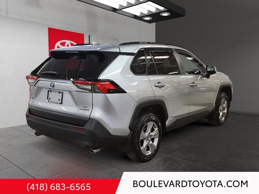 Toyota RAV4 LE, HYBRIDE, AWD 2022 Argent