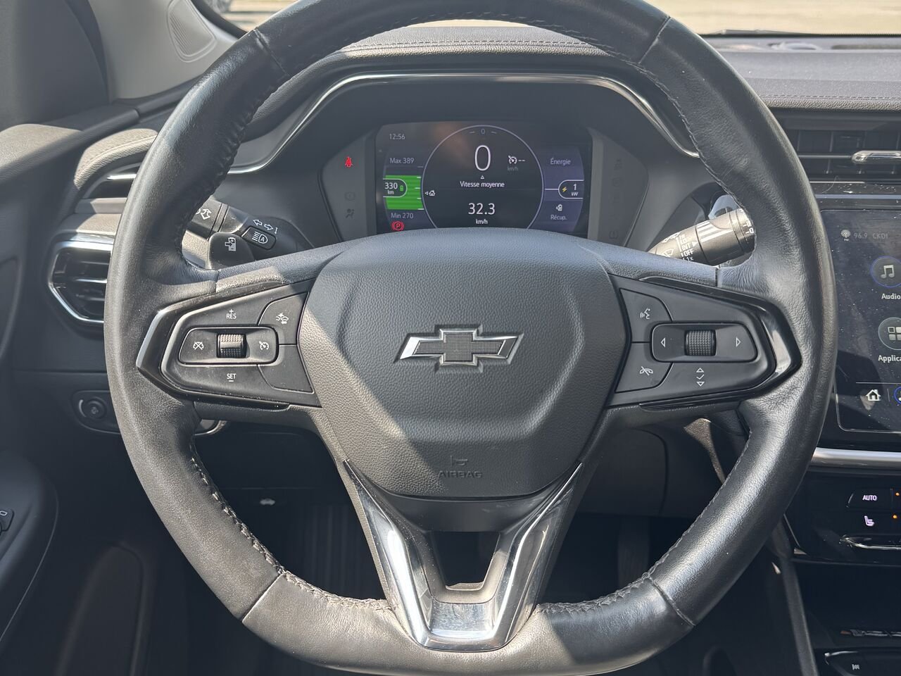 2023 Chevrolet Bolt EUV LT White Granby - photo #14