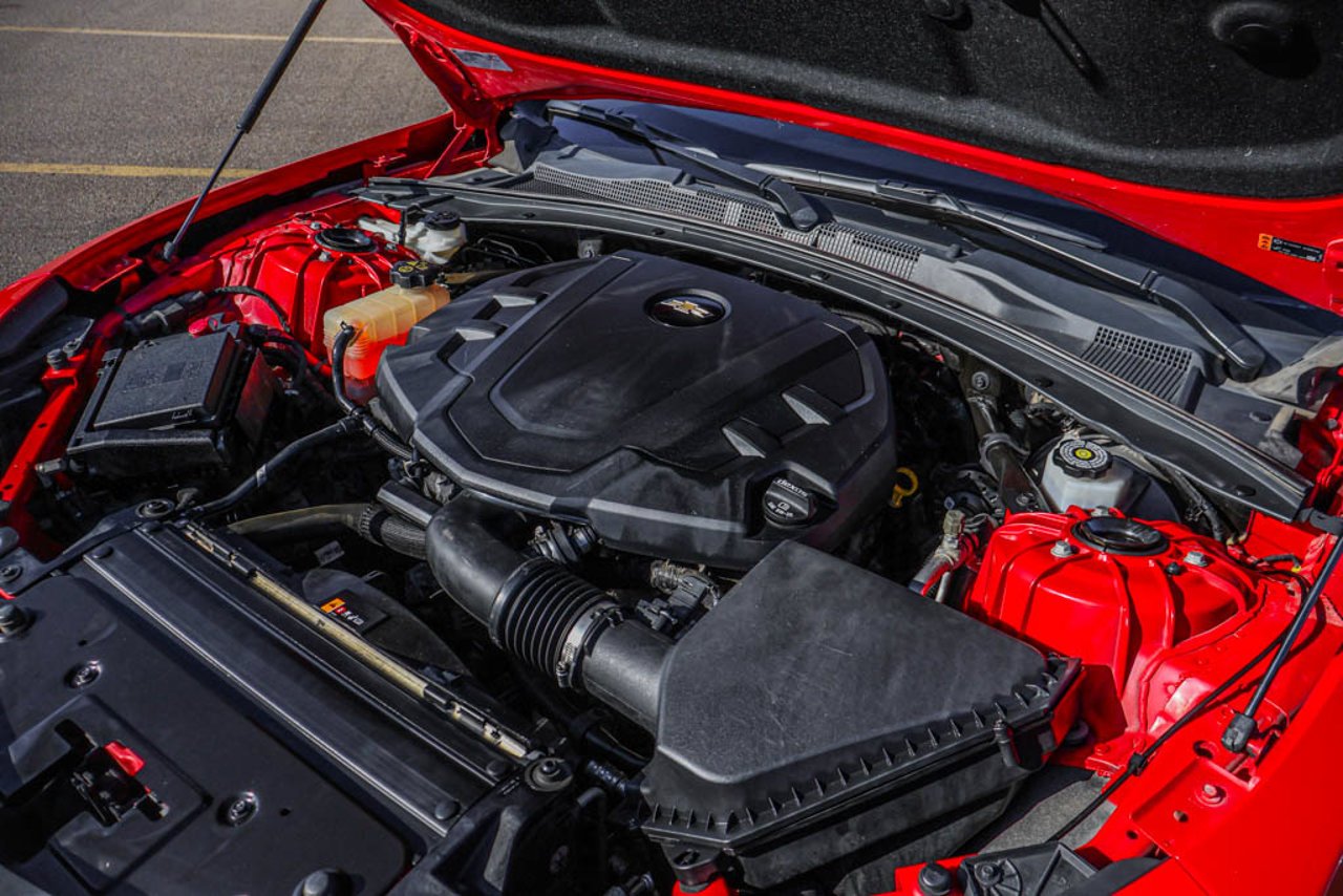 2018 Chevrolet Camaro 2dr Cpe 2LT Red Sherwood Park - photo #11