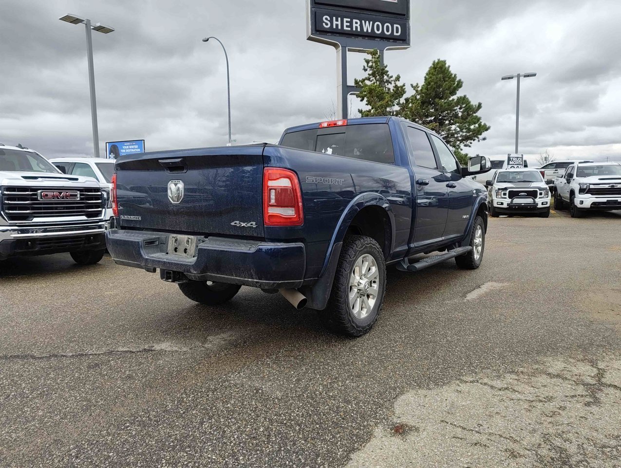 2022 Ram 3500 Laramie 4x4 Crew Cab 6'4 Box Blue Sherwood Park - photo #5