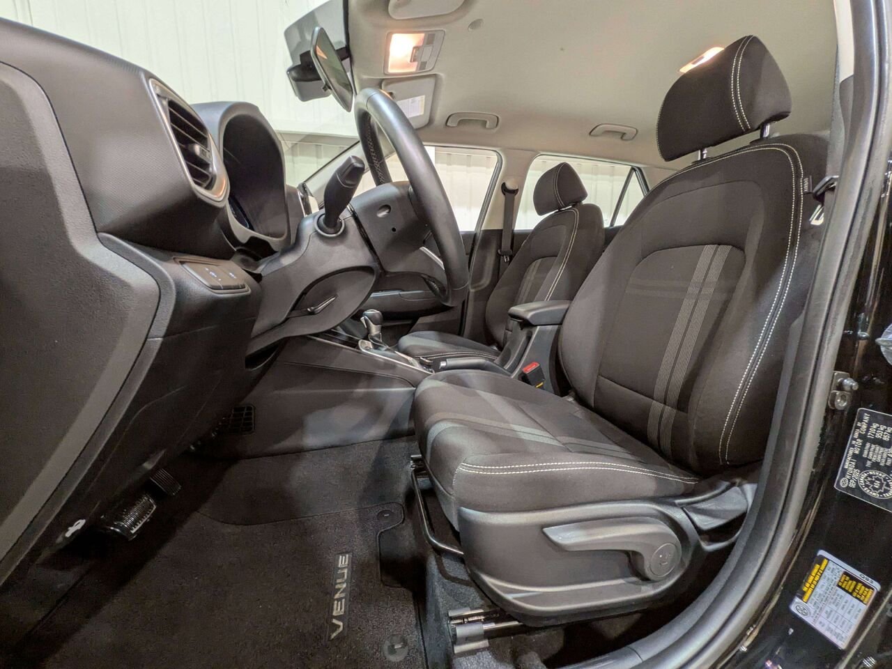 2026 Hyundai Venue Preferred IVT Black Val-David - photo #1