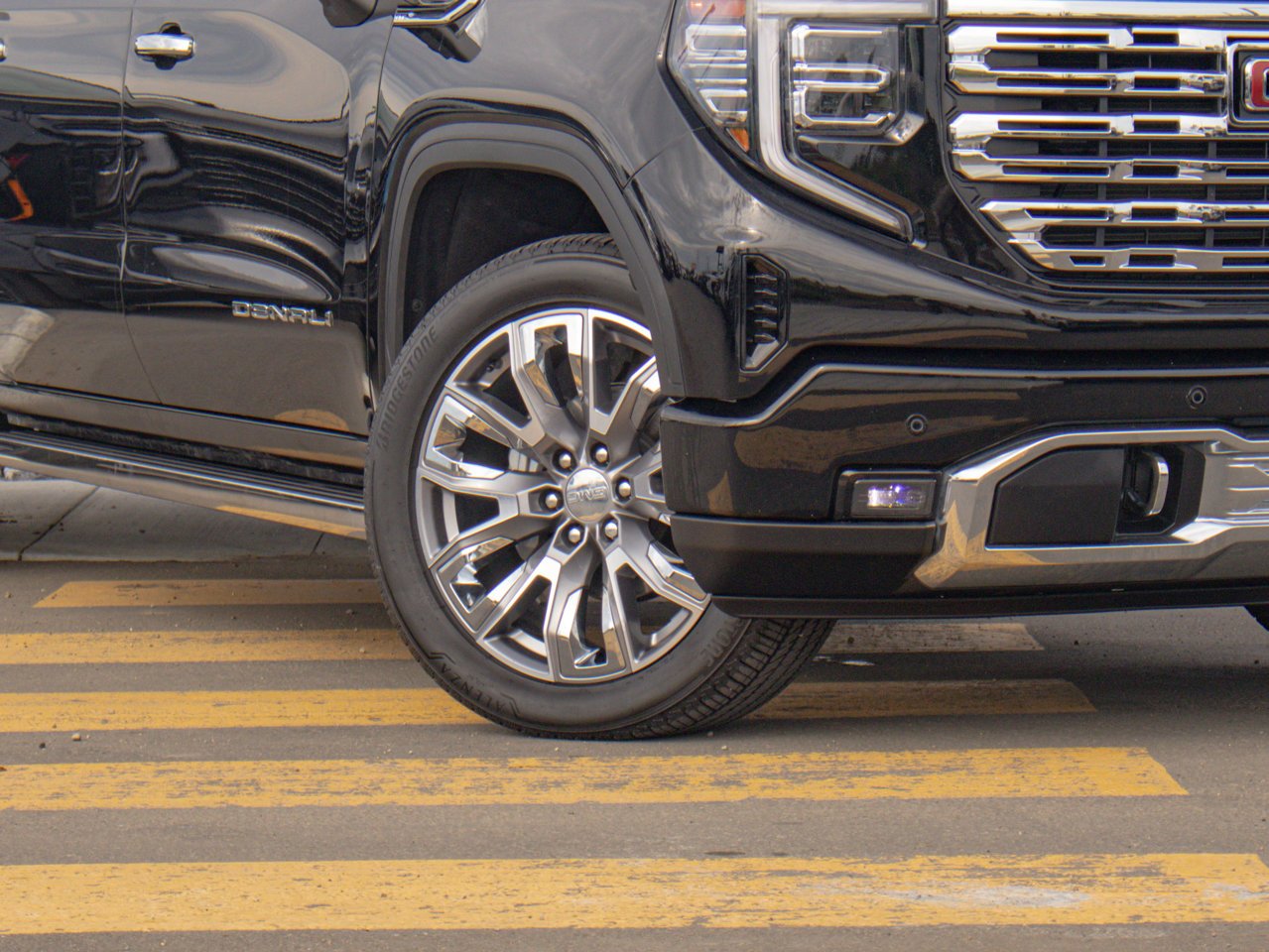 2025 GMC Sierra 1500 4WD Crew Cab 147 Denali Black Sherwood Park - photo #5