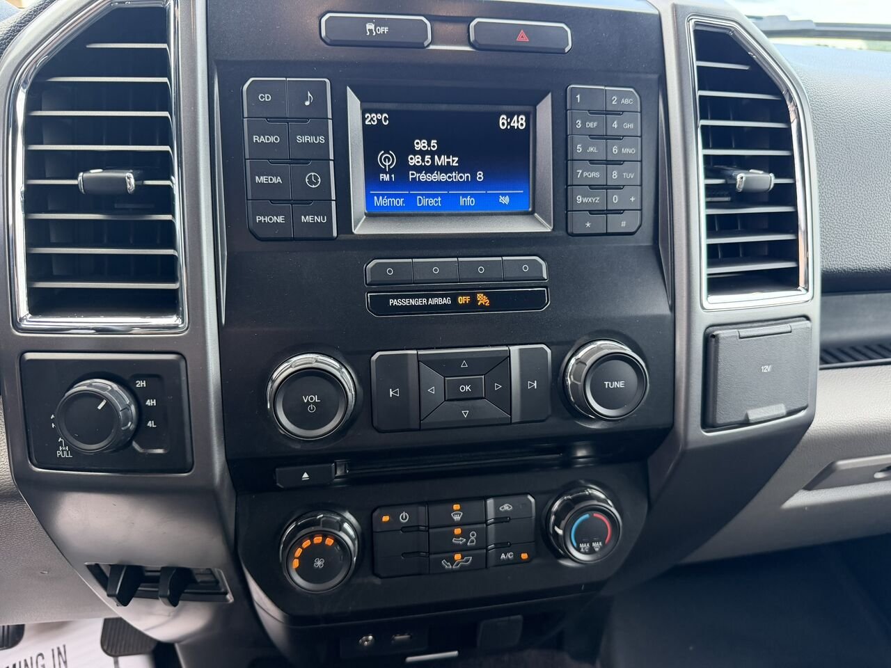 2015 Ford F-150 SUPER CREW XLT V8 5.0L **IMPECCABLE** Silver Laval - photo #24