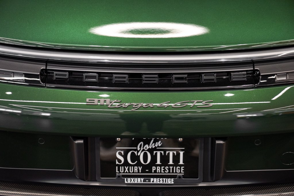 2026 Porsche 911 Green Saint-Eustache - photo #8