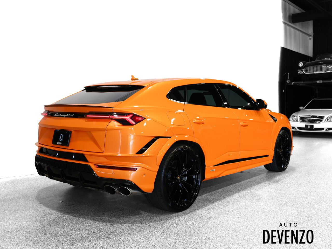 2024 Lamborghini Urus Orange Saint-Eustache - photo #2