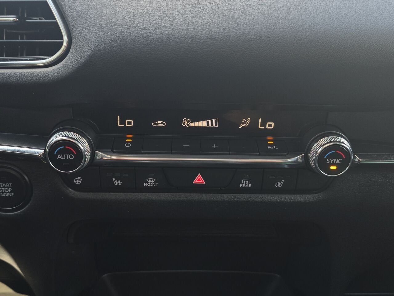 Mazda CX-30 GS TI, COMMANDE AUDIO AU VOLANT, VOLANT CHAUFFANT 2023 Gris Val-David - photo #24