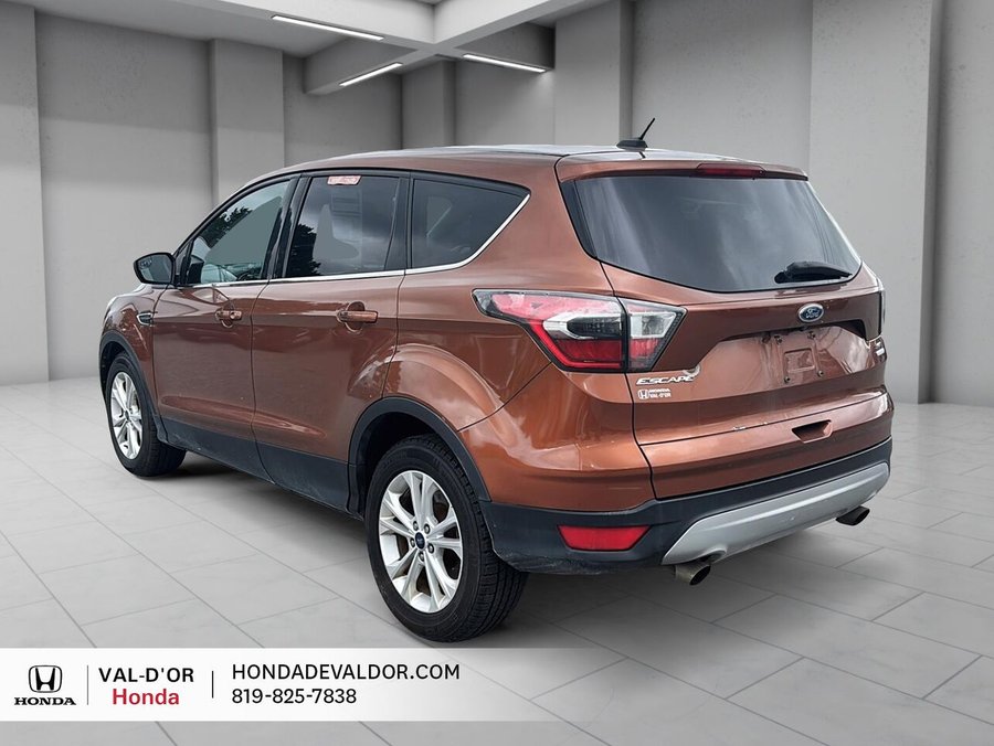 Ford Escape 4 portes SE, Traction avant 2017 2017 Orange
