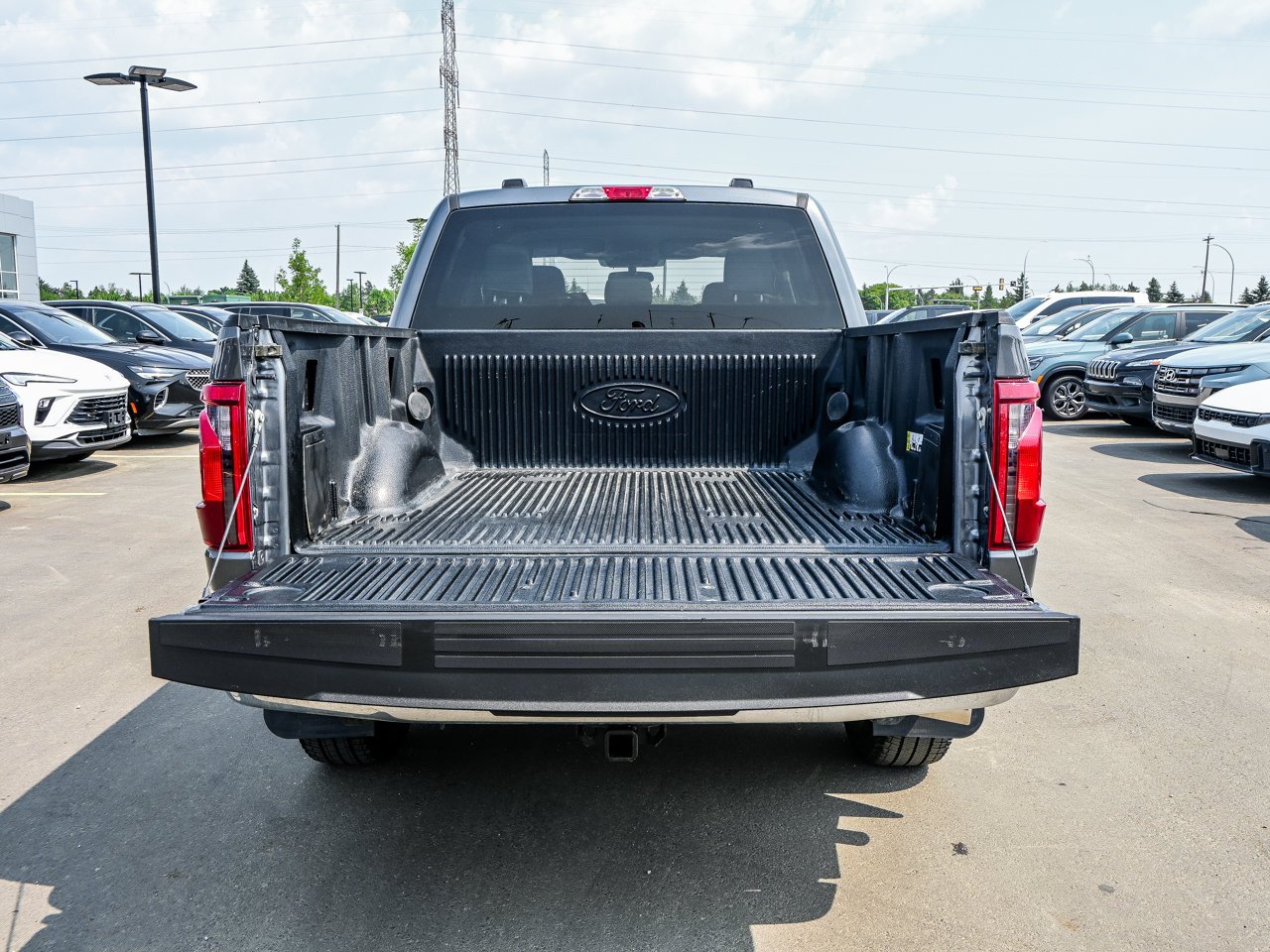 2025 Ford F-150 XLT 4WD SuperCrew 5.5' Box Grey Sherwood Park - photo #13