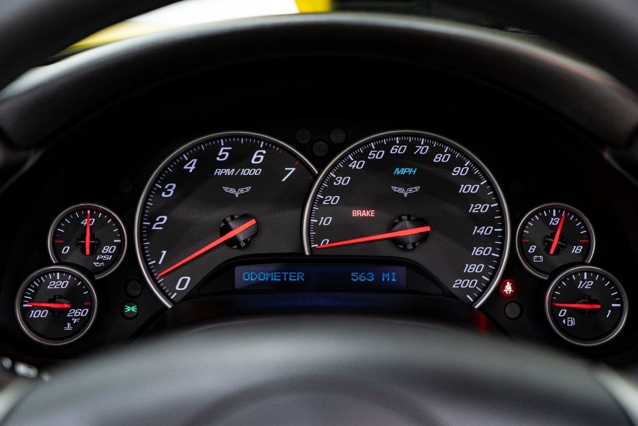 Chevrolet Corvette PRIX EN USD | With Only 900km (563mi) From New With Window Sticker 2008 Jaune Montréal - photo #72
