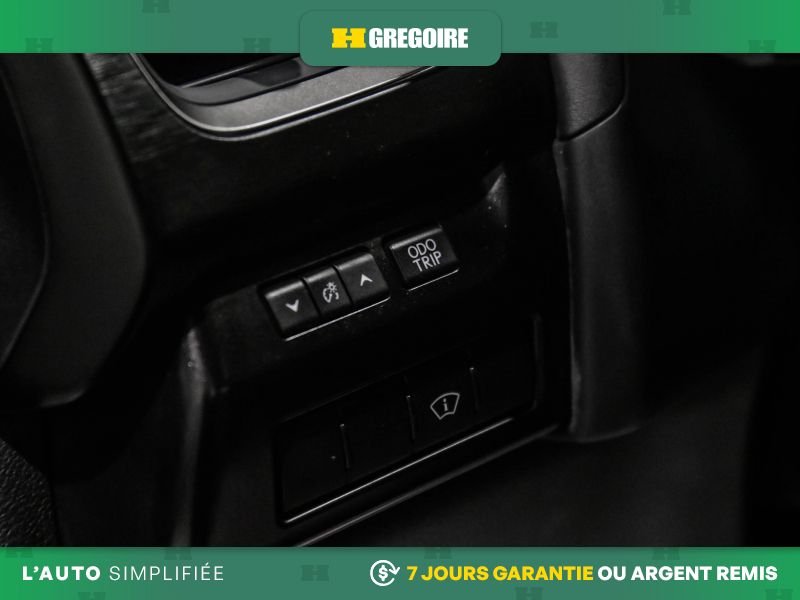 Lexus UX 2023 Noir Blainville - photo #19