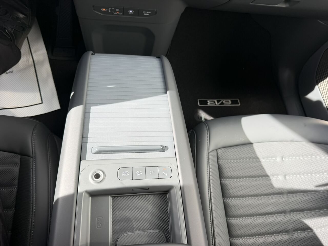 2025 Kia EV9 Land AWD White Laval - photo #30