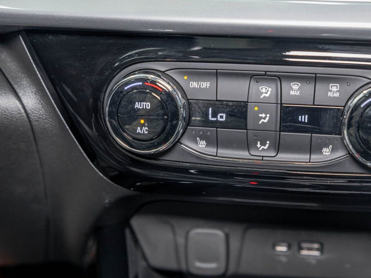 Chevrolet Trax LT *SIÈGES CHAUFF* REG ADAPT CARPLAY WIFI USB 2025 Blanc Saint-Jérôme - photo #11