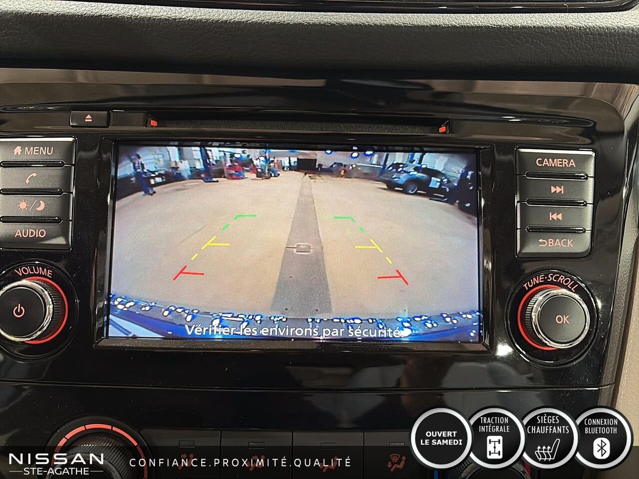 Nissan Qashqai S TI | JAMAIS ACCIDENTÉ | SIÈGES CHAUFFANTS | ANGLES MORTS | CAMÉRA DE RECUL 2023 Bleu Saint-Jérôme - photo #18