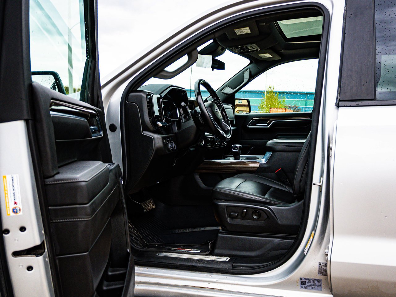 2022 Chevrolet Silverado 1500 4WD Crew Cab 147 RST Grey Sherwood Park - photo #15