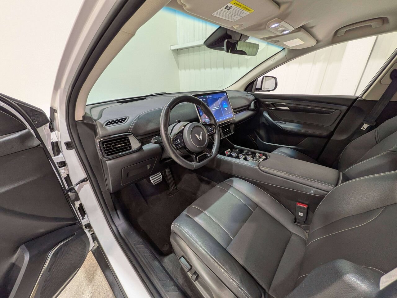 VinFast VF 8 Eco AWD 2025 Blanc Mirabel - photo #9