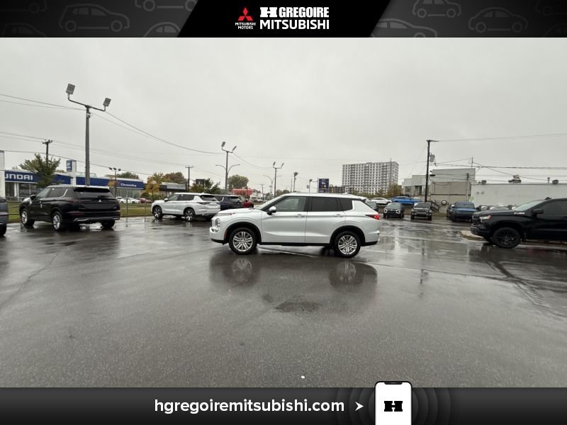 2024 Mitsubishi Outlander White Laval - photo #5