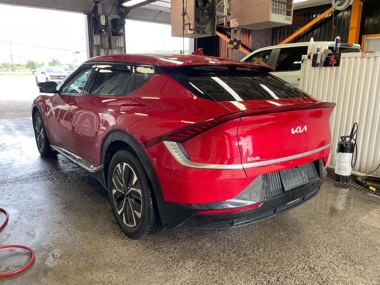 Kia EV6 GT-LINE AWD *LONG RANGE* NAV SIÈGES / VOLANT CHAUF 2022 Rouge Saint-Jérôme - photo #5