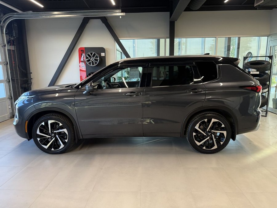 Mitsubishi Outlander GT Premium S-AWC, Toit pano, Volant chauffant 2024 Gris