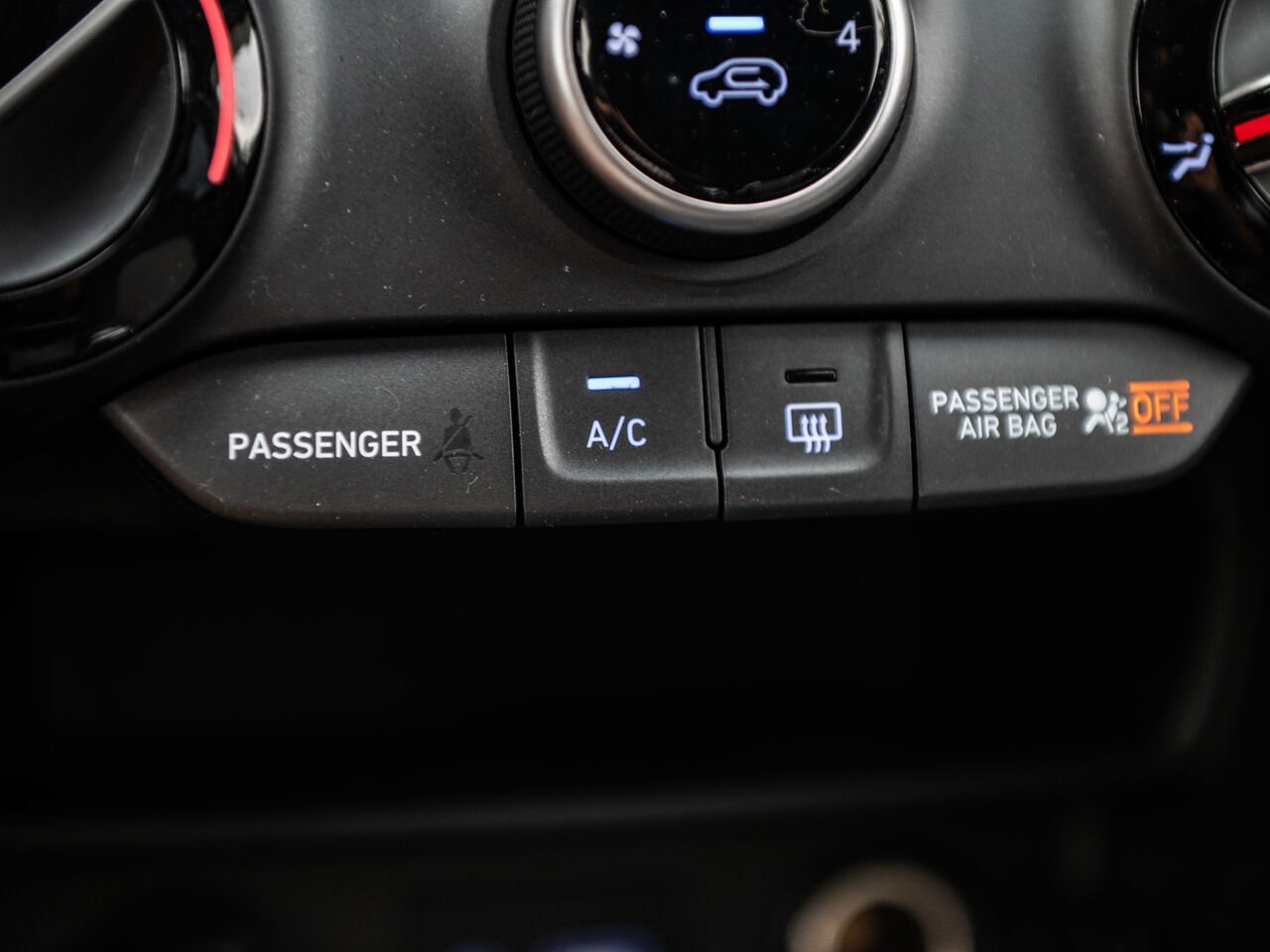 2020 Hyundai Kona White Sainte-Julienne - photo #17