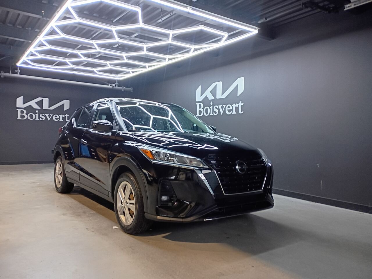 2021 Nissan Kicks Black Blainville - photo #2