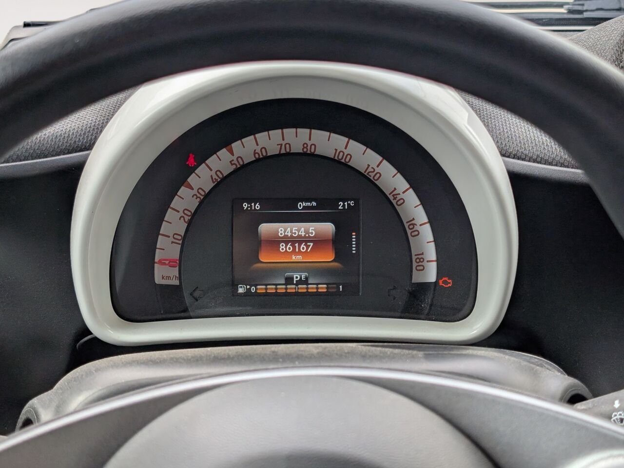 2016 smart fortwo WMEFJ5DA0GK153940 White Sherbrooke - photo #13
