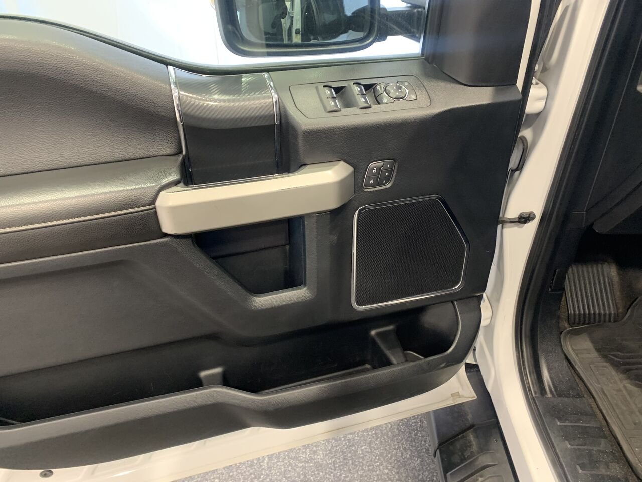 2019 Ford F-150 White Châteauguay - photo #26